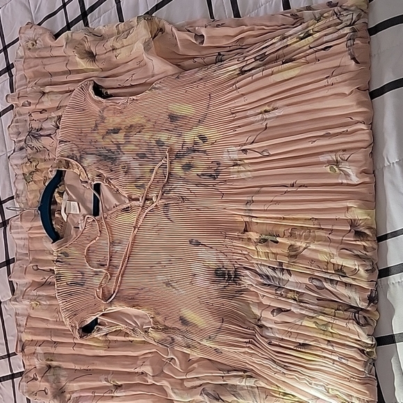 NEW H&M Conscious All Season Stunning Long Pleated Dress Size 2 - Picture 8 of 12